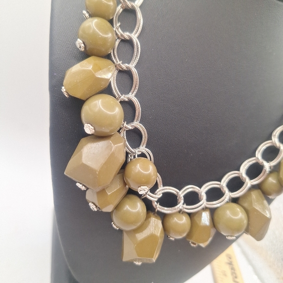 Paparazzi Necklace/Earring Set Green - Picture 3 of 6